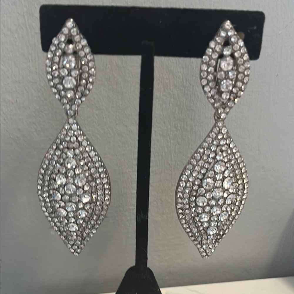Elegant Silver Crystal Drop Earrings